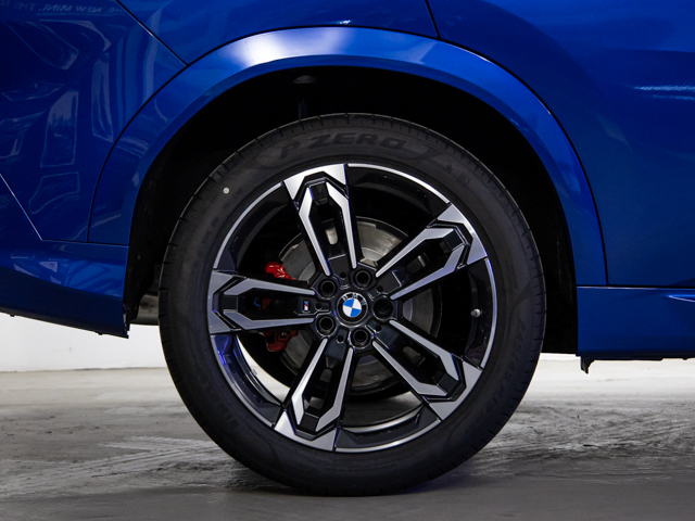 BMW X2 sDrive20i color Azul. Año 2025. 125KW(170CV). Gasolina. En concesionario BMW Fuenteolid Valladolid de Valladolid