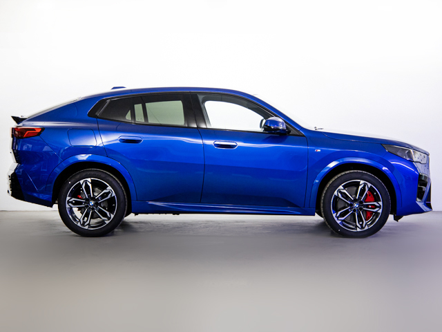 BMW X2 sDrive20i color Azul. Año 2025. 125KW(170CV). Gasolina. En concesionario BMW Fuenteolid Valladolid de Valladolid