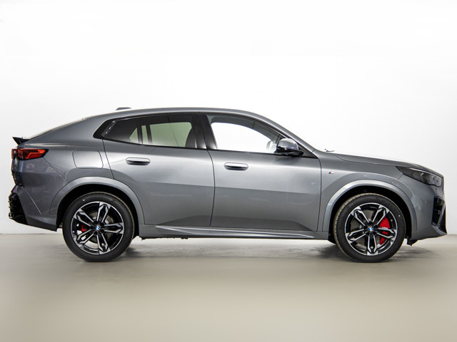 BMW X2 sDrive20i color Gris. Año 2025. 125KW(170CV). Gasolina. En concesionario BMW Fuenteolid Valladolid de Valladolid