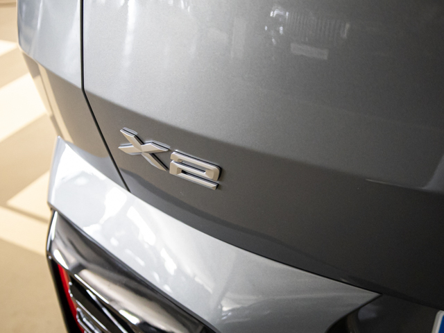 BMW X2 sDrive20i color Gris. Año 2025. 125KW(170CV). Gasolina. En concesionario BMW Fuenteolid Valladolid de Valladolid