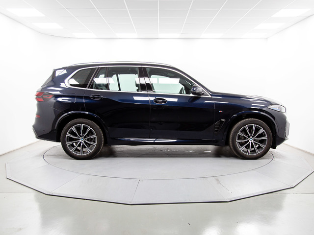BMW X5 xDrive30d color Negro. Año 2024. 219KW(298CV). Diésel. En concesionario Móvil Begar Alicante de Alicante