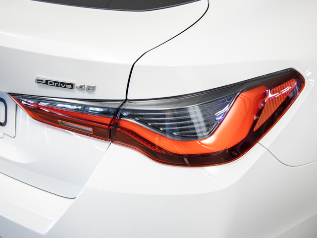 BMW i4 eDrive40 color Blanco. Año 2025. 250KW(340CV). Eléctrico. En concesionario BMW Fuenteolid Valladolid de Valladolid