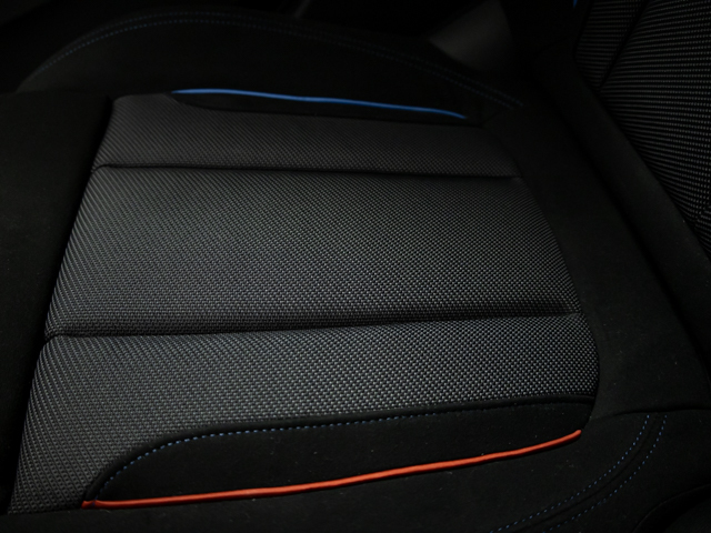 BMW i4 eDrive40 color Blanco. Año 2025. 250KW(340CV). Eléctrico. En concesionario BMW Fuenteolid Valladolid de Valladolid