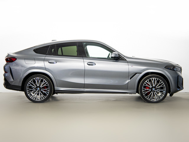 BMW X6 xDrive40d color Gris. Año 2024. 259KW(352CV). Diésel. En concesionario BMW Fuenteolid Valladolid de Valladolid