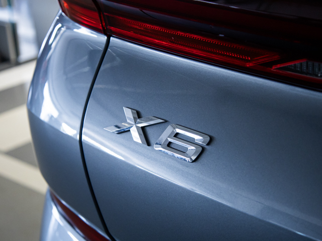 BMW X6 xDrive40d color Gris. Año 2024. 259KW(352CV). Diésel. En concesionario BMW Fuenteolid Valladolid de Valladolid