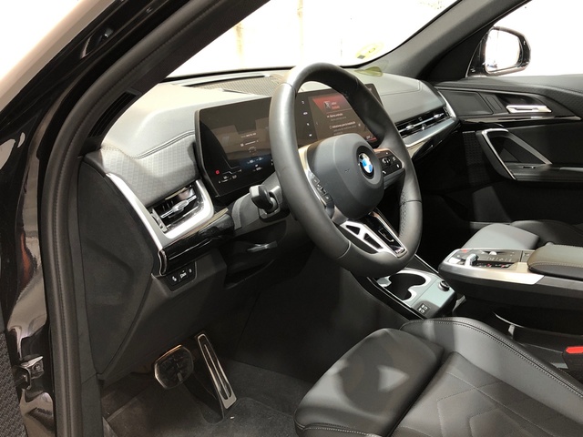 BMW X2 sDrive18d color Negro. Año 2024. 110KW(150CV). Diésel. En concesionario Movilnorte El Plantio de Madrid
