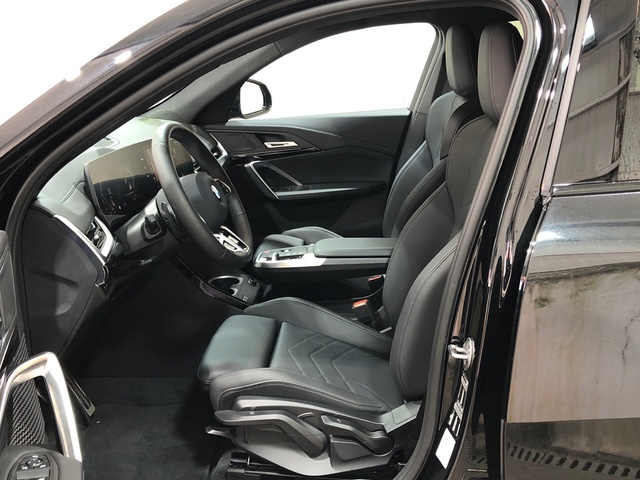 BMW X2 sDrive18d color Negro. Año 2024. 110KW(150CV). Diésel. En concesionario Movilnorte El Plantio de Madrid