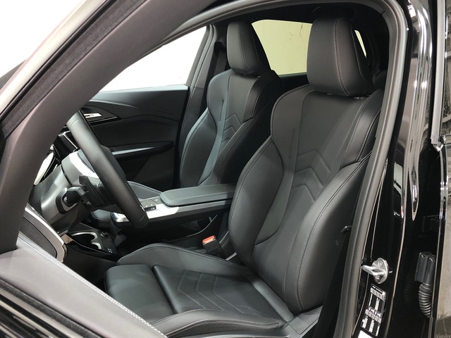 BMW X2 sDrive18d color Negro. Año 2024. 110KW(150CV). Diésel. En concesionario Movilnorte El Plantio de Madrid