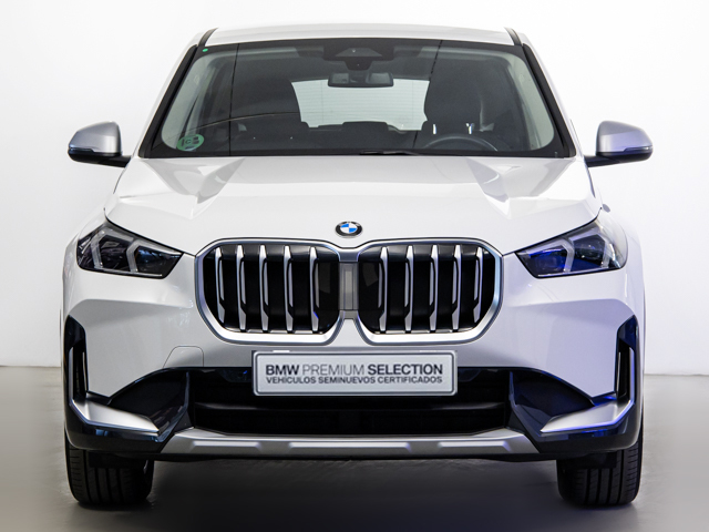 BMW X1 sDrive18d color Blanco. Año 2023. 110KW(150CV). Diésel. En concesionario BMW Fuenteolid Valladolid de Valladolid