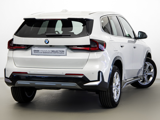 BMW X1 sDrive18d color Blanco. Año 2023. 110KW(150CV). Diésel. En concesionario BMW Fuenteolid Valladolid de Valladolid