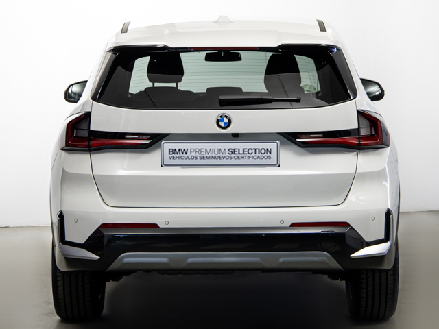 BMW X1 sDrive18d color Blanco. Año 2023. 110KW(150CV). Diésel. En concesionario BMW Fuenteolid Valladolid de Valladolid