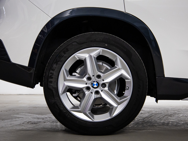 BMW X1 sDrive18d color Blanco. Año 2023. 110KW(150CV). Diésel. En concesionario BMW Fuenteolid Valladolid de Valladolid