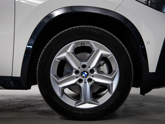 BMW X1 sDrive18d color Blanco. Año 2023. 110KW(150CV). Diésel. En concesionario BMW Fuenteolid Valladolid de Valladolid