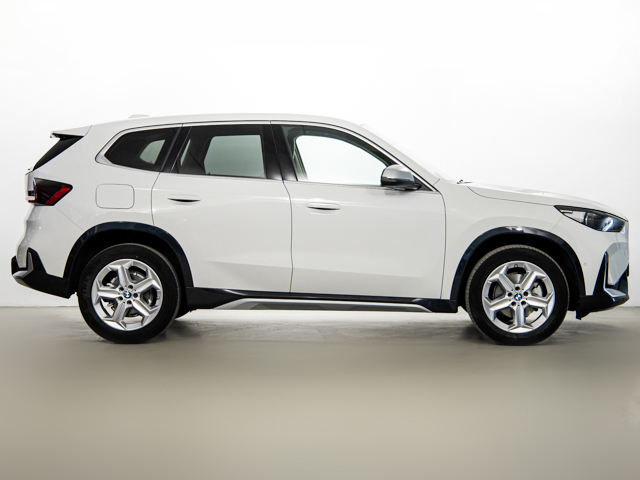 BMW X1 sDrive18d color Blanco. Año 2023. 110KW(150CV). Diésel. En concesionario BMW Fuenteolid Valladolid de Valladolid