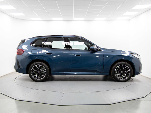 BMW X3 xDrive30e color Azul. Año 2025. 220KW(299CV). Híbrido Electro/Gasolina. En concesionario Móvil Begar Alicante de Alicante