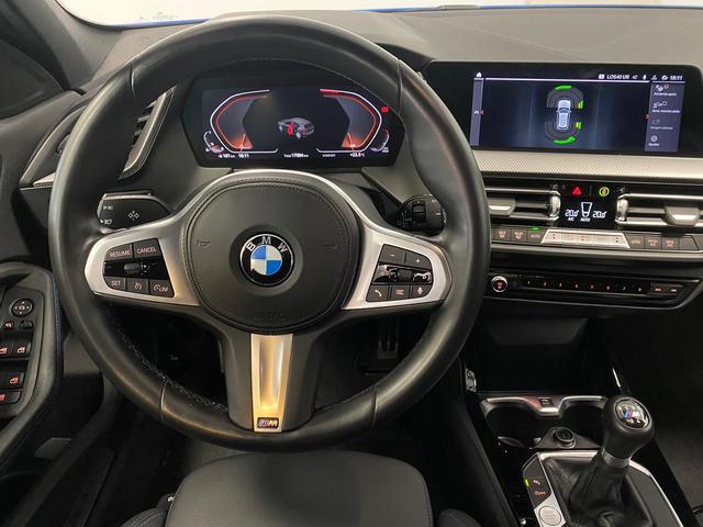BMW Serie 1 118i color Azul. Año 2021. 103KW(140CV). Gasolina. En concesionario Marmotor de Las Palmas