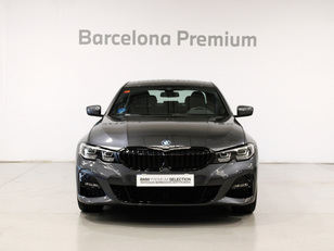 Fotos de BMW Serie 3 320e color Gris. Año 2021. 150KW(204CV). Híbrido Electro/Gasolina. En concesionario Barcelona Premium -- GRAN VIA de Barcelona