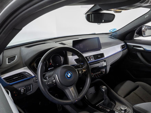 BMW X2 xDrive25e color Negro. Año 2023. 162KW(220CV). Híbrido Electro/Gasolina. En concesionario Oliva Motor Girona de Girona