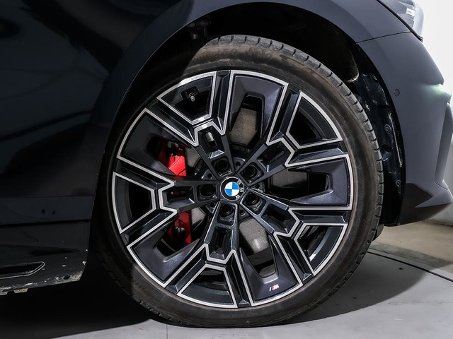 BMW i5 eDrive40 Touring color Negro. Año 2025. 250KW(340CV). Eléctrico. En concesionario Oliva Motor Girona de Girona