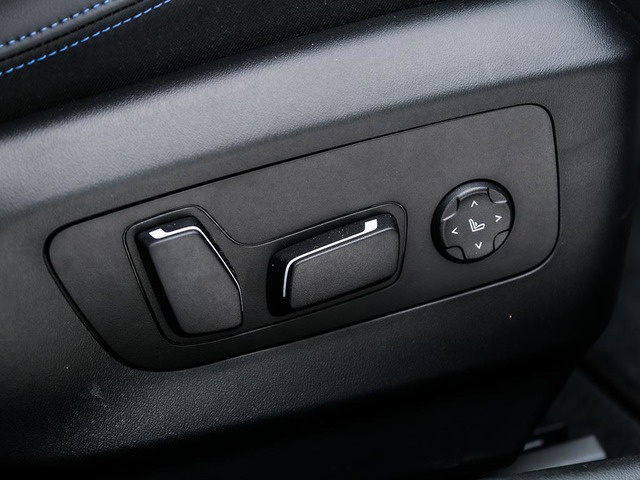 BMW i5 eDrive40 Touring color Negro. Año 2025. 250KW(340CV). Eléctrico. En concesionario Oliva Motor Girona de Girona