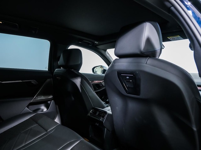 BMW i5 eDrive40 Touring color Negro. Año 2025. 250KW(340CV). Eléctrico. En concesionario Oliva Motor Girona de Girona