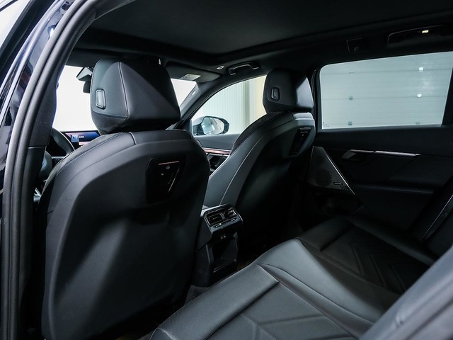 BMW i5 eDrive40 Touring color Negro. Año 2025. 250KW(340CV). Eléctrico. En concesionario Oliva Motor Girona de Girona