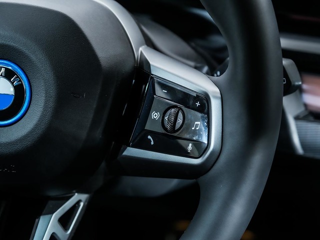 BMW i5 eDrive40 Touring color Negro. Año 2025. 250KW(340CV). Eléctrico. En concesionario Oliva Motor Girona de Girona