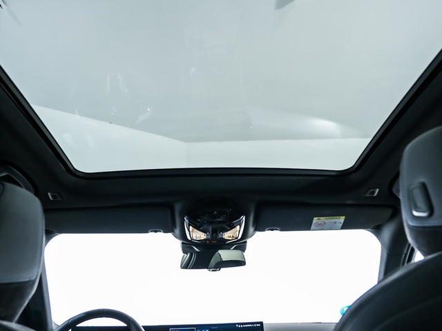 BMW i5 eDrive40 Touring color Negro. Año 2025. 250KW(340CV). Eléctrico. En concesionario Oliva Motor Girona de Girona