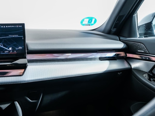 BMW i5 eDrive40 Touring color Negro. Año 2025. 250KW(340CV). Eléctrico. En concesionario Oliva Motor Girona de Girona