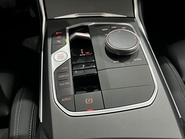 BMW Serie 4 430d Gran Coupe color Negro. Año 2025. 210KW(286CV). Diésel. En concesionario Unicars de Lleida