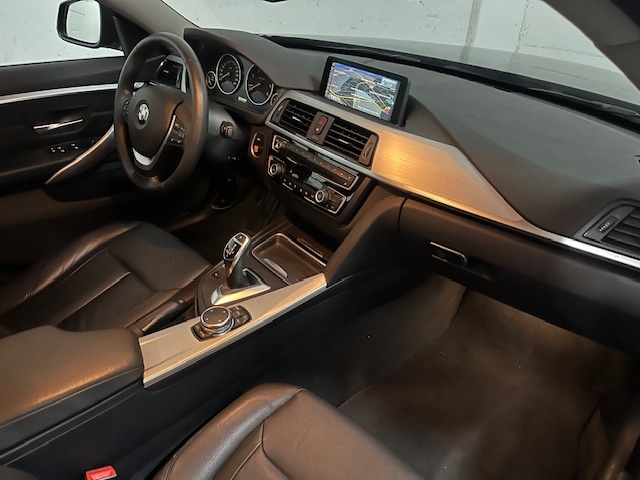BMW Serie 4 420d Gran Coupe color Negro. Año 2015. 135KW(184CV). Diésel. En concesionario Amiocar S.A. de Coruña