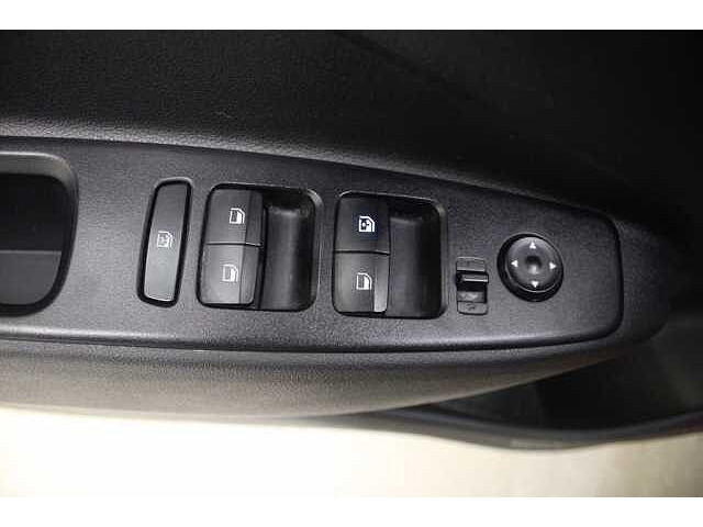 Hyundai i10 1.0 - 13
