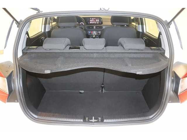Hyundai i10 1.0 - 9