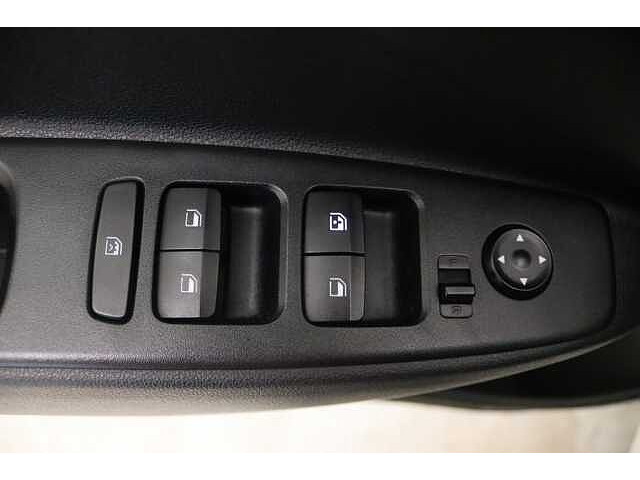 Hyundai i10 1.0 - 13