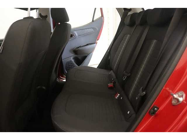 Hyundai i10 1.0 - 8