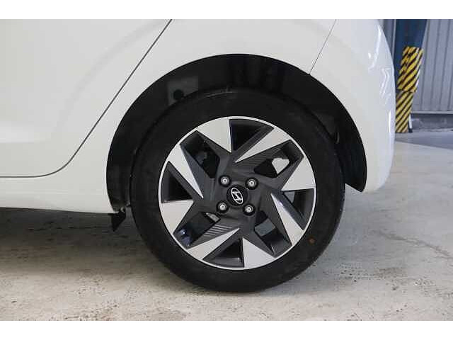 Hyundai i10 1.0 - 11