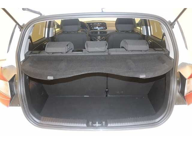 Hyundai i10 1.0 - 8