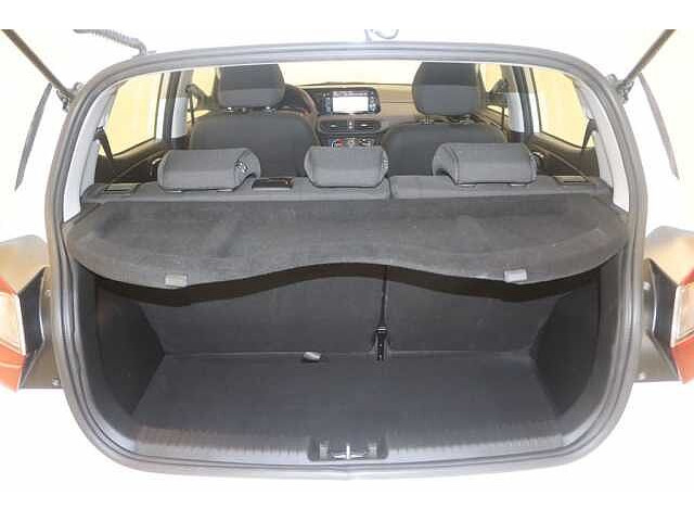 Hyundai i10 1.0 - 9