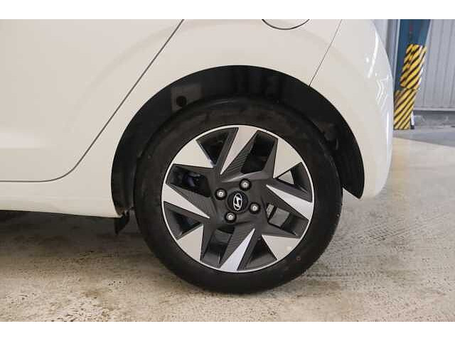 Hyundai i10 1.0 - 11