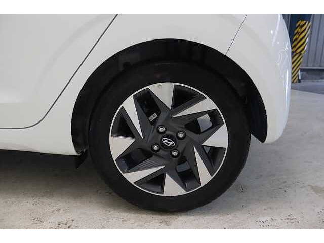 Hyundai i10 1.0 - 11