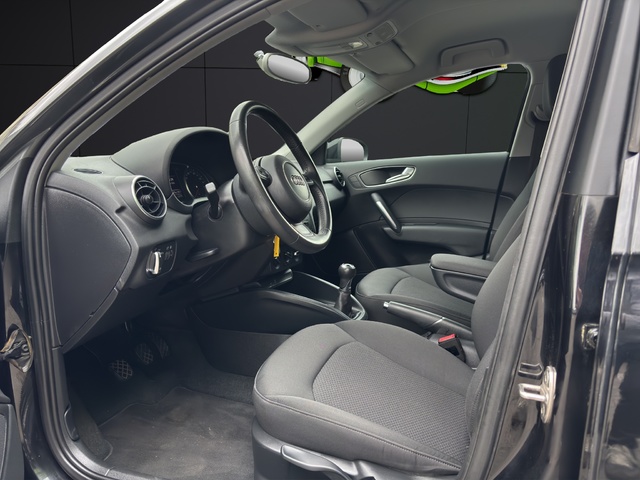Audi A1 Sportback Attracted 1.6 TDI 66 kW (90 CV)