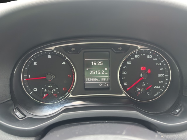 Audi A1 Sportback Attracted 1.6 TDI 66 kW (90 CV)