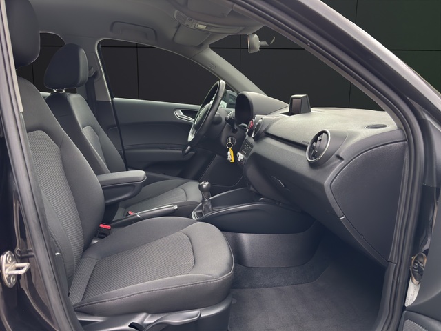 Audi A1 Sportback Attracted 1.6 TDI 66 kW (90 CV)