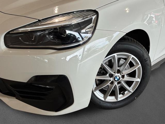 BMW Serie 2 218i Gran Tourer color Blanco. Año 2022. 103KW(140CV). Gasolina. En concesionario BMW Marcos Automoción de Valencia