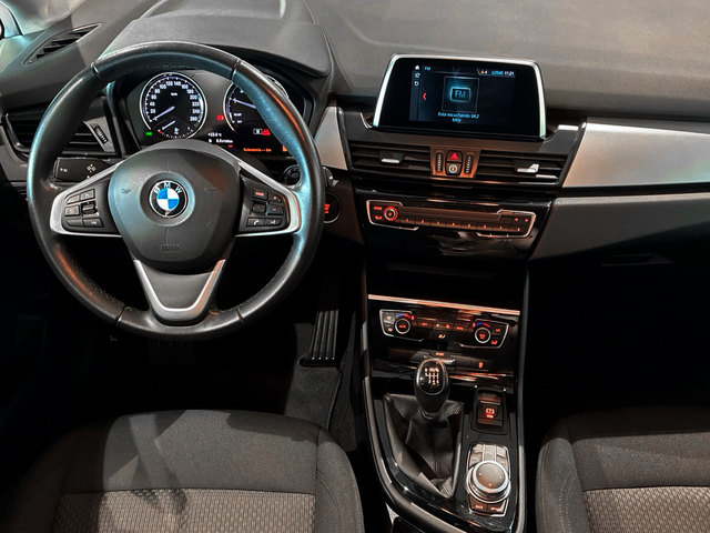 BMW Serie 2 218i Gran Tourer color Blanco. Año 2022. 103KW(140CV). Gasolina. En concesionario BMW Marcos Automoción de Valencia