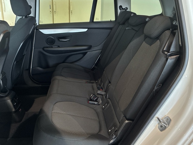 BMW Serie 2 218i Gran Tourer color Blanco. Año 2022. 103KW(140CV). Gasolina. En concesionario BMW Marcos Automoción de Valencia