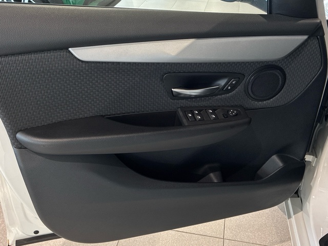 BMW Serie 2 218i Gran Tourer color Blanco. Año 2022. 103KW(140CV). Gasolina. En concesionario BMW Marcos Automoción de Valencia