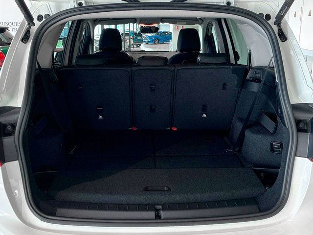 BMW Serie 2 218i Gran Tourer color Blanco. Año 2022. 103KW(140CV). Gasolina. En concesionario BMW Marcos Automoción de Valencia