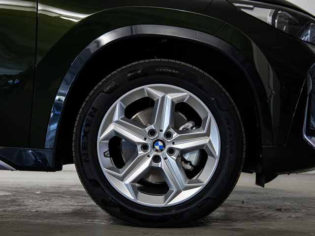 BMW X1 sDrive18d color Verde. Año 2023. 110KW(150CV). Diésel. En concesionario BMW Fuenteolid Valladolid de Valladolid
