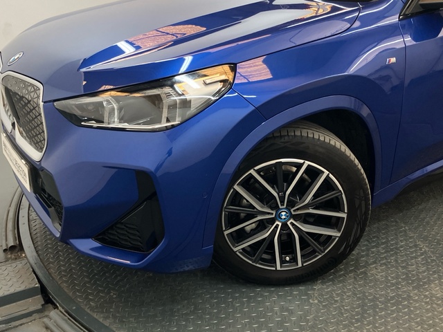 BMW iX1 eDrive20 color Azul. Año 2024. 150KW(204CV). Eléctrico. En concesionario Proa Premium Palma de Illes Balears
